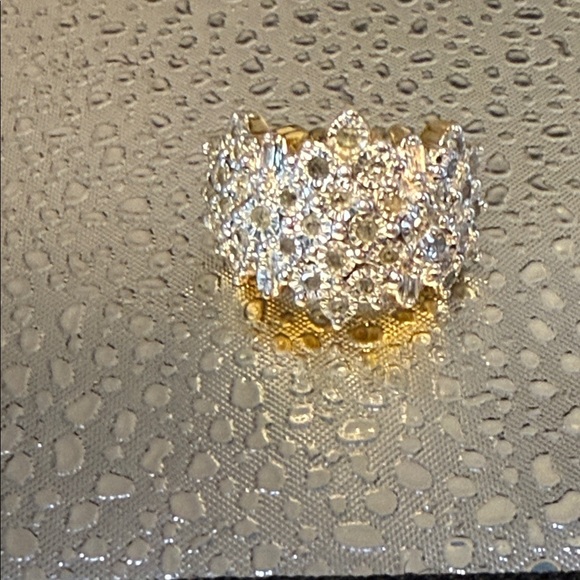 Elegant Moissanite 925 Sterling Silver Cluster Ring Size 5 - Picture 4 of 6